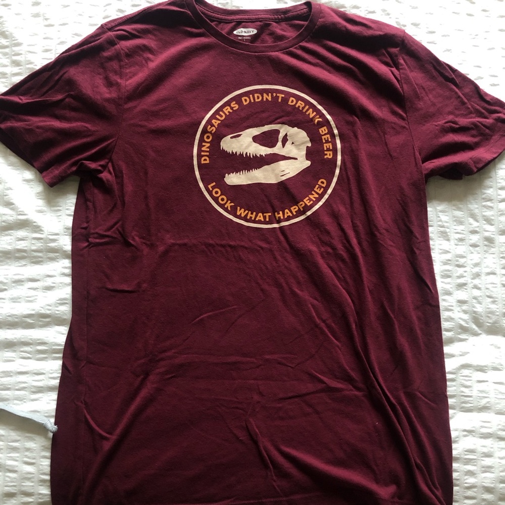 Maroon short sleeved t-shirt